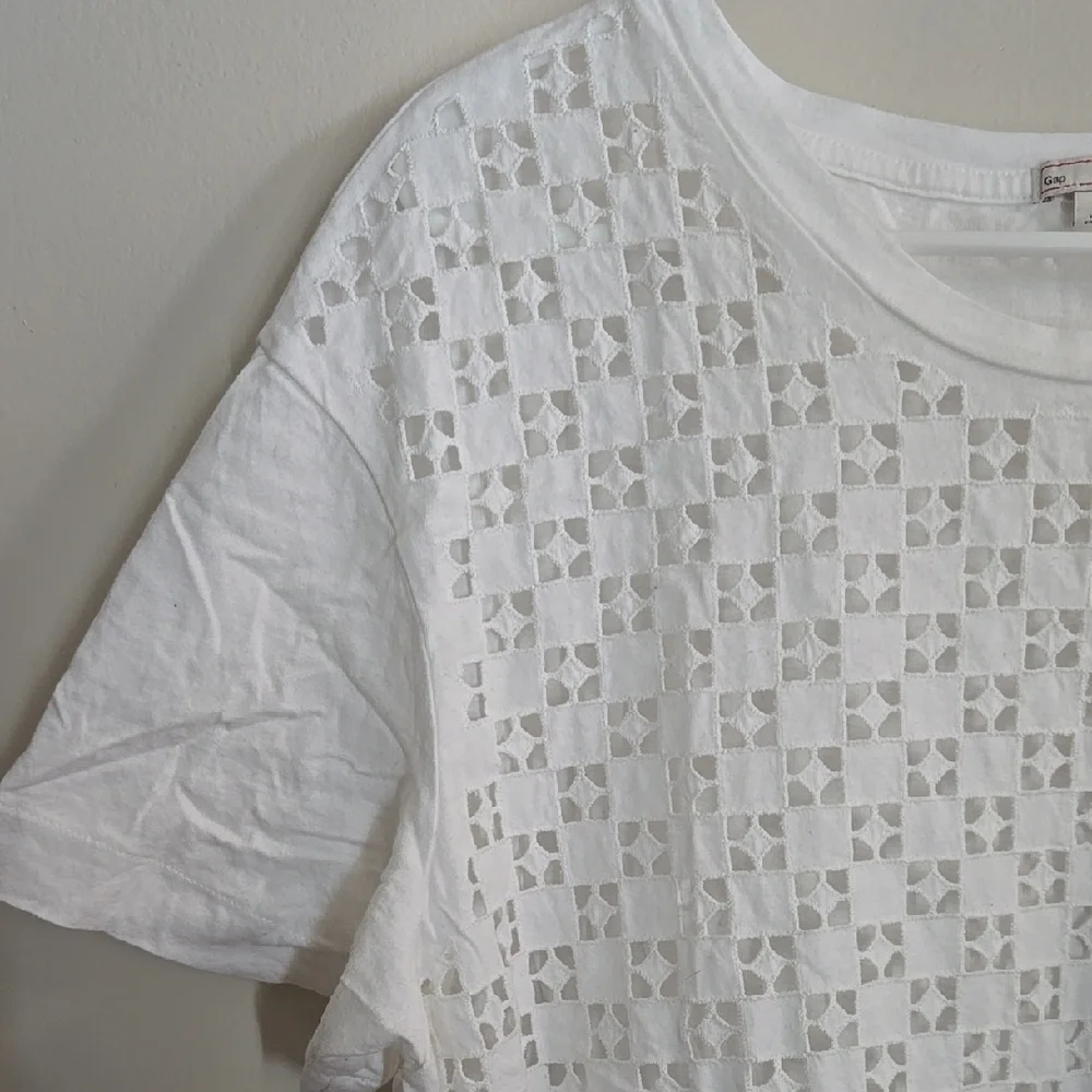 White GAP Women's Top - Picture 3 of 6